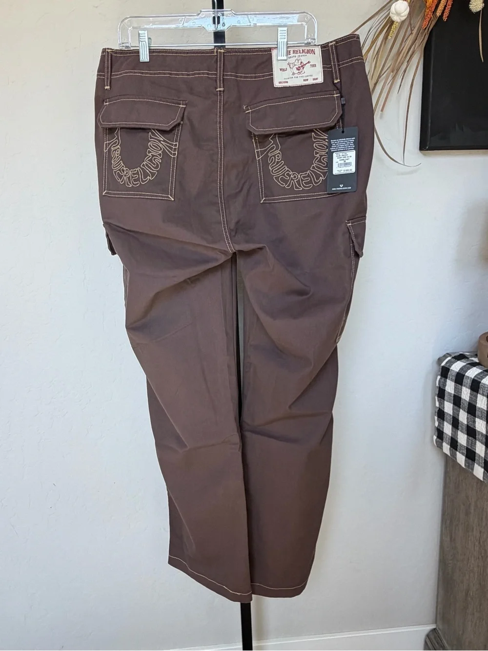 True Religion Baggy Embroidered Horseshoe Cargo Pants Bracken Brown 36 NWT Y2K